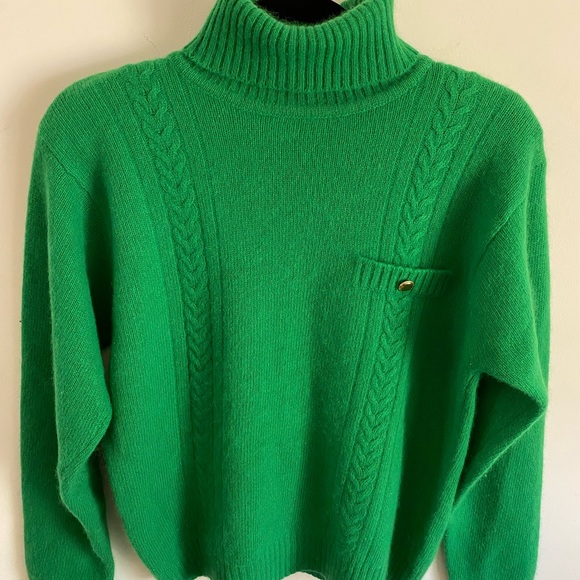 SK & Company Women’s Vintage Green Lambs Wool Turtleneck Sweater - Picture 1 of 4